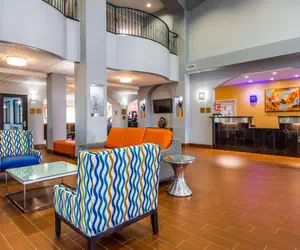 Photo 4 - Best Western Plus Barsana Hotel & Suites