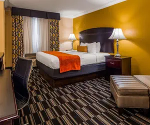 Photo 2 - Best Western Plus Barsana Hotel & Suites