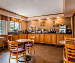 Photo 2 - Best Western Plus Landmark Inn