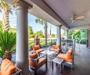 Photo 2 - Holiday Inn Express & Suites Lexington, an IHG Hotel