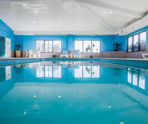 Photo 2 - Quality Suites