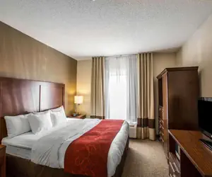 Photo 4 - Quality Suites