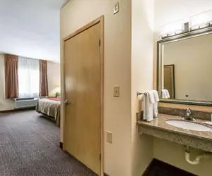 Photo 5 - Quality Inn Kingsville Hwy 77