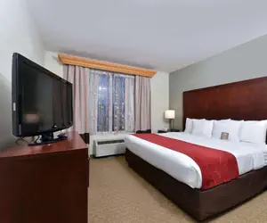 Photo 2 - Comfort Suites Airport Tukwila Seattle