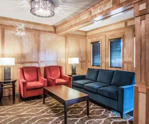 Photo 5 - Comfort Inn & Suites Vancouver Downtown City Center