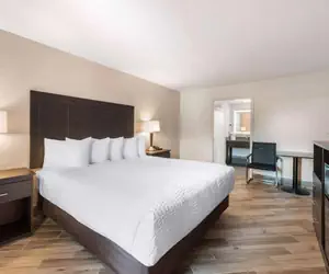 Photo 5 - Clarion Inn & Suites Kissimmee-Lake Buena Vista South