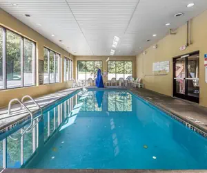 Photo 4 - Comfort Inn & Suites