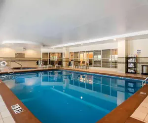 Photo 4 - Comfort Inn & Suites near Six Flags