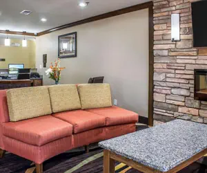 Photo 4 - Comfort Inn & Suites Cedar Rapids North - Collins Road