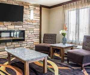 Photo 3 - Comfort Inn & Suites Cedar Rapids North - Collins Road