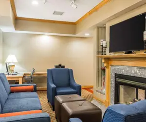 Photo 4 - Comfort Inn & Suites Mishawaka-South Bend