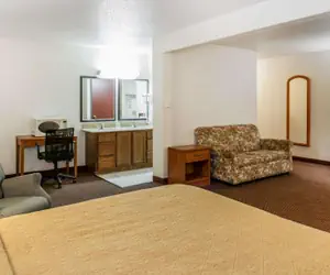 Photo 2 - Quality Inn South