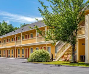 Photo 3 - Econo Lodge Freeport - Brunswick Area