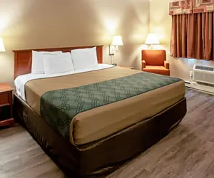 Photo 4 - Econo Lodge On the Bay