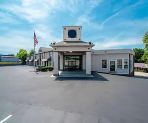 Photo 5 - Quality Inn Near Six Flags St. Louis