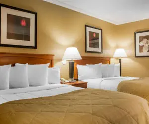 Photo 2 - Clarion Hotel & Suites Riverfront