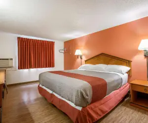 Photo 5 - Motel 6-Albert Lea, MN