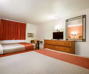 Photo 4 - Motel 6-Albert Lea, MN