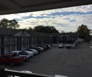 Photo 4 - Americas Best Value Inn Tuscaloosa