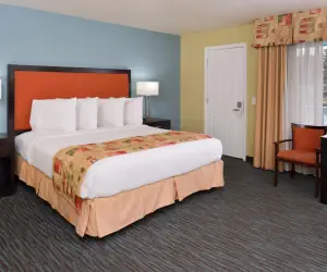 Photo 2 - Bay View Inn - Morro Bay