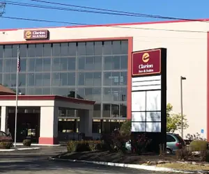 Photo 2 - Clarion Hotel Jackson Northwest