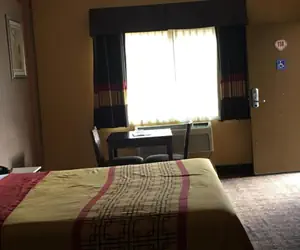 Photo 3 - Diamond Inn