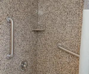 Photo 4 - Silver Surf Motel