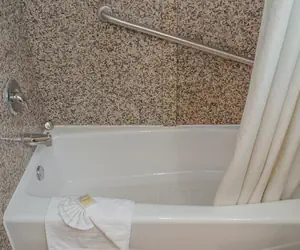 Photo 5 - Silver Surf Motel