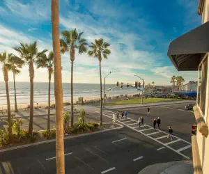 Photo 2 - Tamarack Beach Hotel