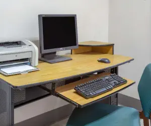 Photo 5 - Super 8 by Wyndham Bedford