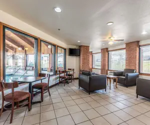 Photo 2 - Econo Lodge Inn & Suites