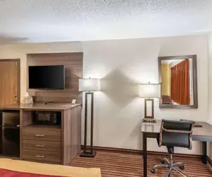 Photo 3 - Econo Lodge Inn & Suites