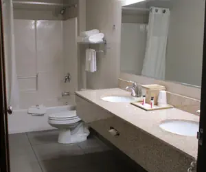 Photo 5 - Ramada by Wyndham Platte City KCI Airport