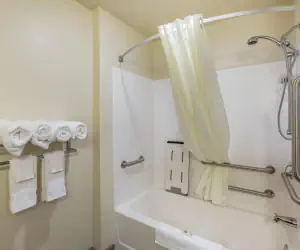 Photo 4 - Cobblestone Hotel & Suites - Stevens Point