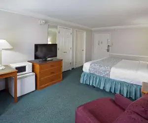 Photo 2 - La Quinta Inn by Wyndham Omaha West