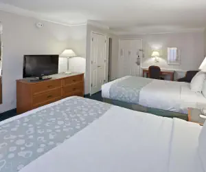 Photo 4 - La Quinta Inn by Wyndham Omaha West