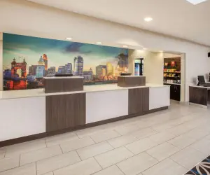 Photo 4 - La Quinta by Wyndham Cincinnati Airport Florence