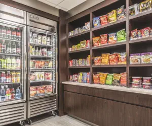 Photo 4 - La Quinta by Wyndham Orlando Lake Mary - Wonderful Free Breakfast