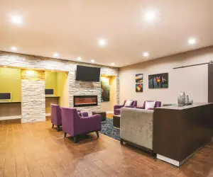 Photo 4 - La Quinta by Wyndham Russellville