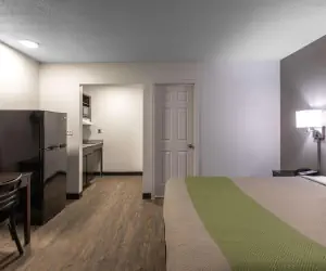 Photo 5 - Studio 6-Greenville, SC - I-85 Near Downtown