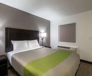 Photo 3 - Studio 6-Greenville, SC - I-85 Near Downtown