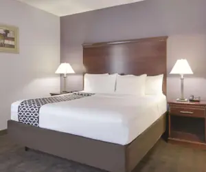 Photo 2 - La Quinta by Wyndham Corsicana