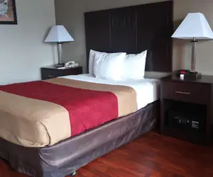 Photo 3 - Holiday Lodge Yakima