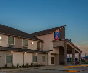 Photo 2 - Studio 6 Lake Charles