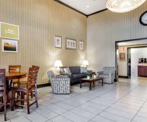 Photo 2 - Days Inn by Wyndham Westminster