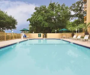 Photo 4 - Days Inn by Wyndham Gainesville Florida