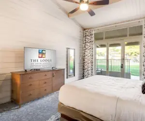 Photo 5 - Lodge of Four Seasons Golf Resort, Marina & Spa