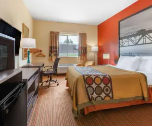 Photo 5 - Super 8 by Wyndham Big Rapids