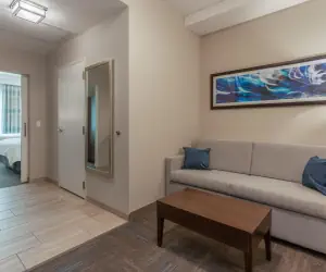 Photo 2 - Holiday Inn & Suites - Jefferson City, an IHG Hotel