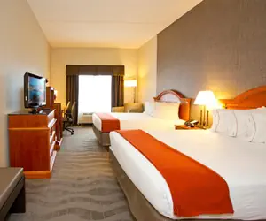 Photo 2 - Holiday Inn Express Hotel & Suites Pittsburgh-South Side, an IHG Hotel